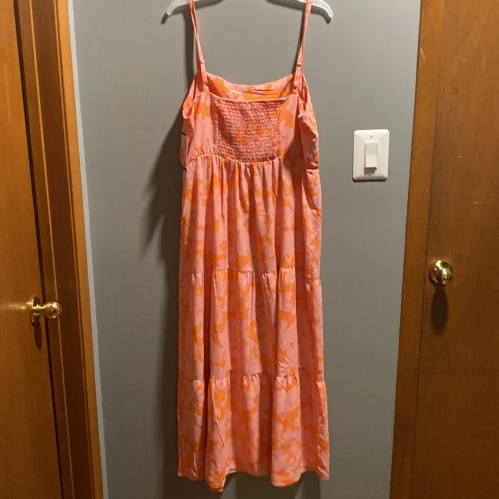 BRAND NEW WOMANS DRESS SIZE  XL! NWT. SMOKE FREE HOME! - Picture 4 of 4